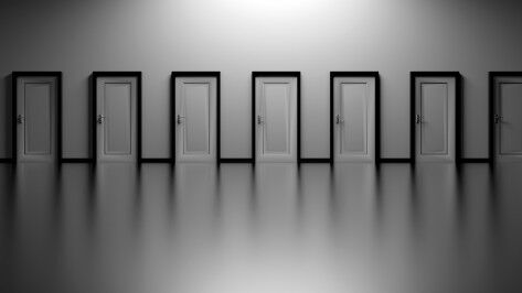 Doors / CC0 1.0 by qimono / pixabay.com